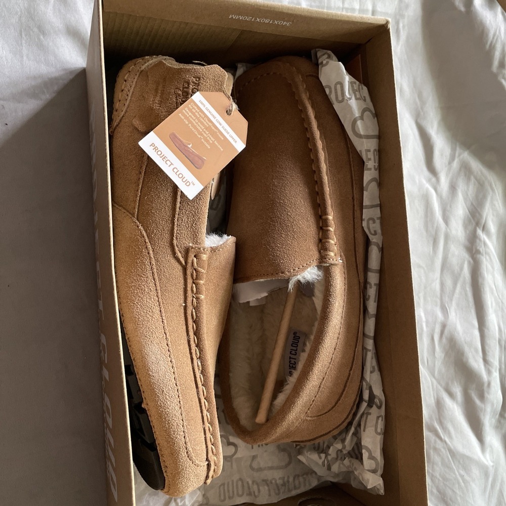 New In Box Project Cloud Men's Slippers Cow Suede Upper Size 8